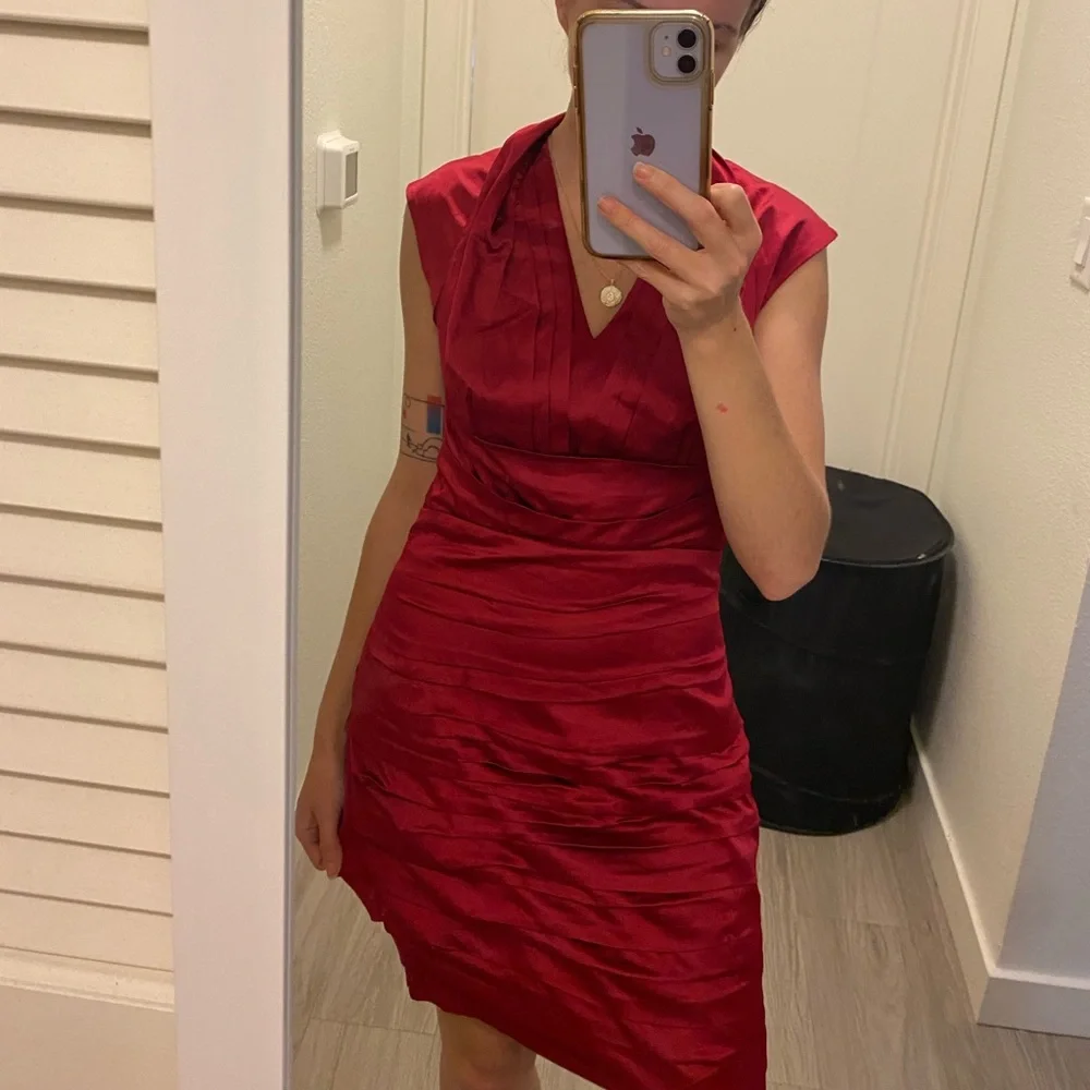 Express satin red pleated party dress - Picture 3 of 5